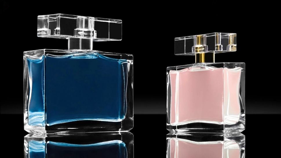 ALERTĂ parfumuri! O substanță periculosă, descoperită printre ingredientele unor branduri de lux: semnal de alarmă major
