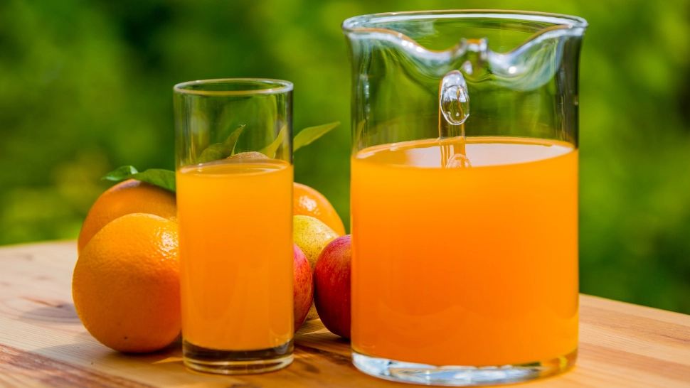 Sucul minune care te va ajuta să scapi complet de petele nedorite de pe față. Este foarte bogat în vitamina A: efect uluitor