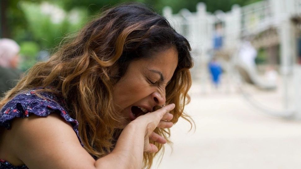 Ce se ascunde în spatele CĂSCATULUI? S-ar putea să nu fie un banal refex. Ce spune doctorul Marius Sava - VIDEO