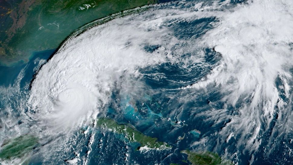 Mega-uraganul Milton a aprins imaginația adepților teoriei conspirației. De la însămânțarea norilor la geoinginerie, postările au avut milioane de vizualizări