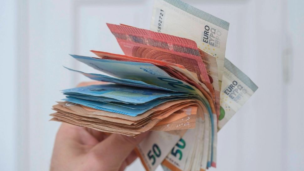 Două românce, implicate într-o escrocherie uriașă în Austria. Cum au reușit să producă un prejudiciu de 2,5 milioane de euro