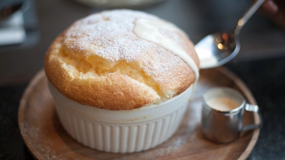 Sufleu de brânză dulce. Rețeta unui desert fin, pufos și aromat