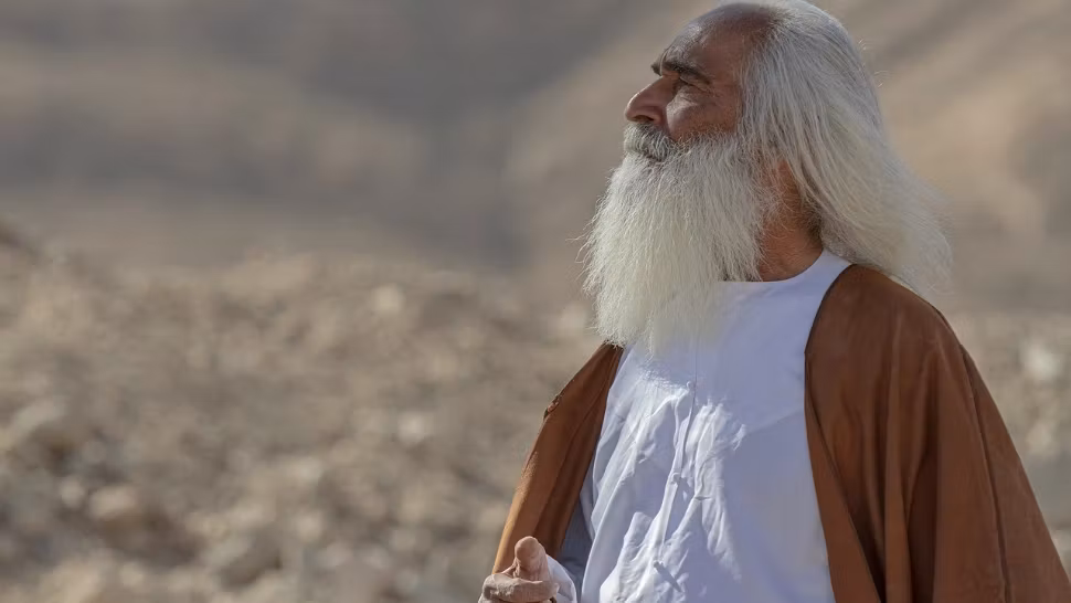 Fenomen terifiant: Mai mulți tineri intră într-o sectă care îi obligă să cerșeașcă și să flămânzească pentru mânturire