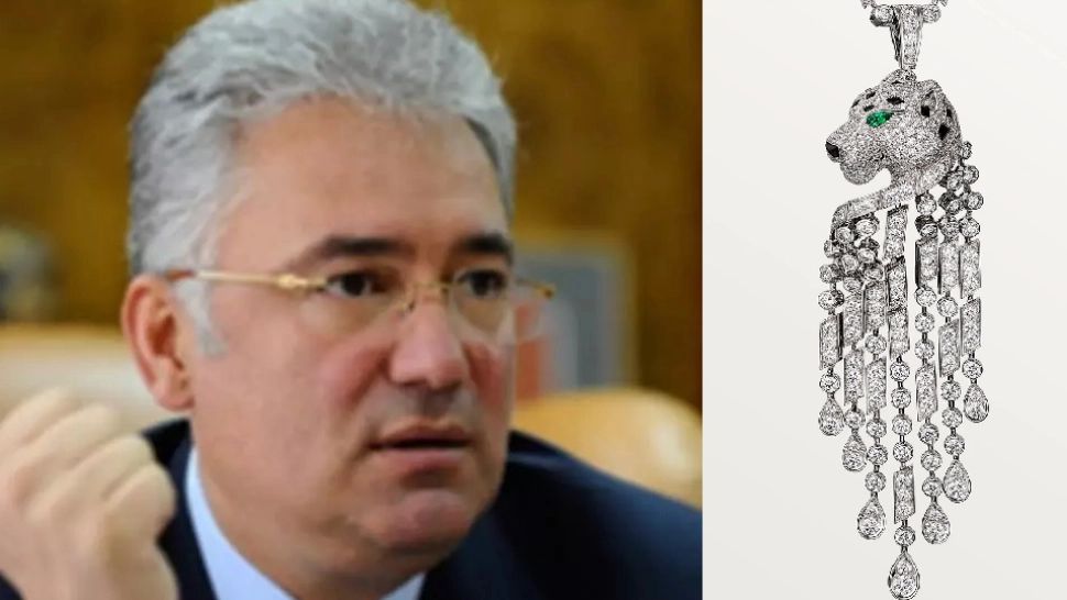 Sume halucinante cheltuite de Adriean Videanu pe bijuteriile de lux. Vameșii i-au confiscat un colier din aur alb, cu 614 diamante, 11 onixuri și 14 smaralde, în valoare de 488.000 de euro 