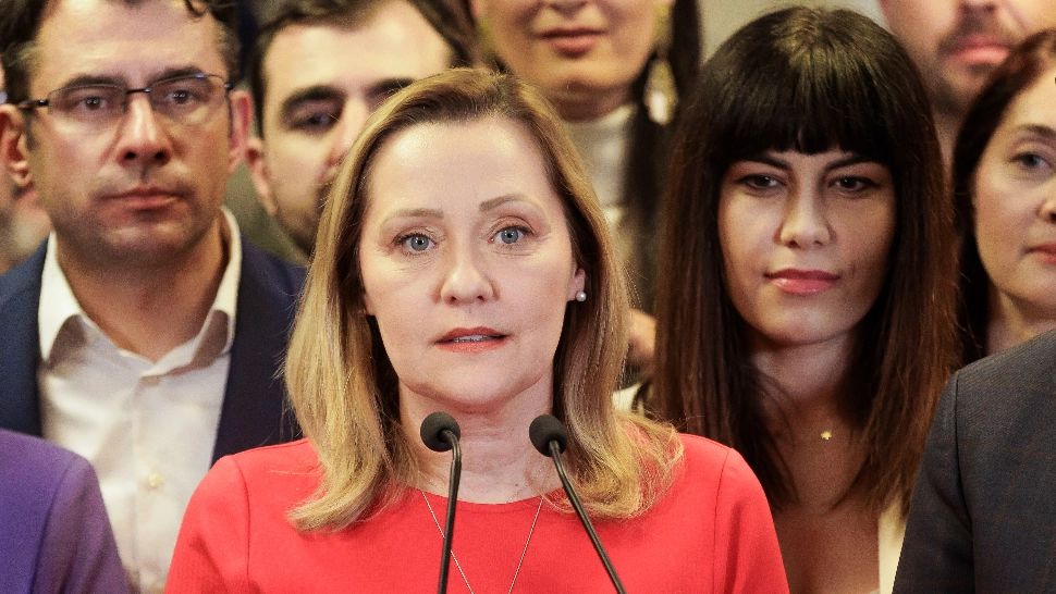 BEC intervine în execuția din USR și șterge unele postări. Cum au încălcat legea reziștii în disperarea de a-l promova pe Nicușor Dan  