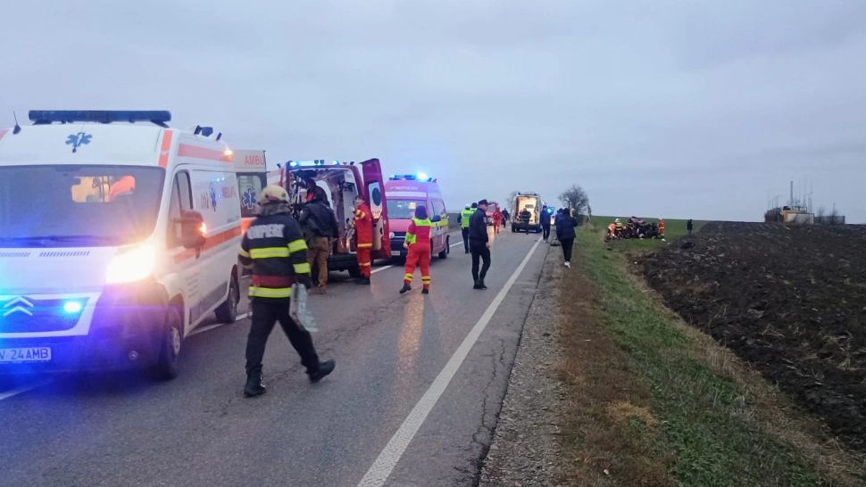 Accident extrem de grav pe DN2: 5 persoane au murit, printre care și un copil! Planul Roşu de Intervenţie a fost activat - FOTO