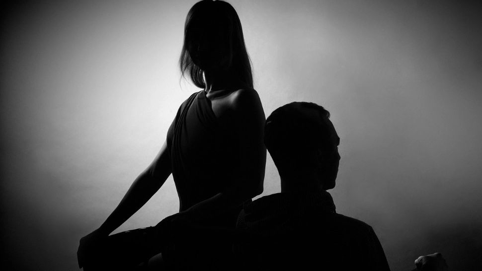 Clipe de coșmar pentru o femeie de 40 de ani! A fost răpită de 3 bărbați și dusă în casa fostului iubit de unde plecase