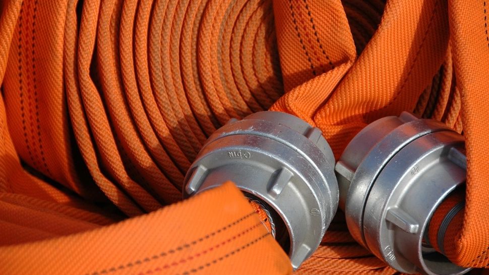 Alertă în Constanța după INCENDII izbucnite la un restaurant și în parcarea unui mall VIDEO