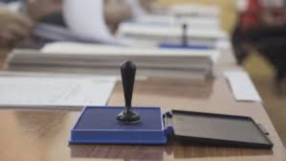 Halucinant! Haos la secțiile de votare din Cluj. Se votează la „lanternă” din cauza lipsei de curent