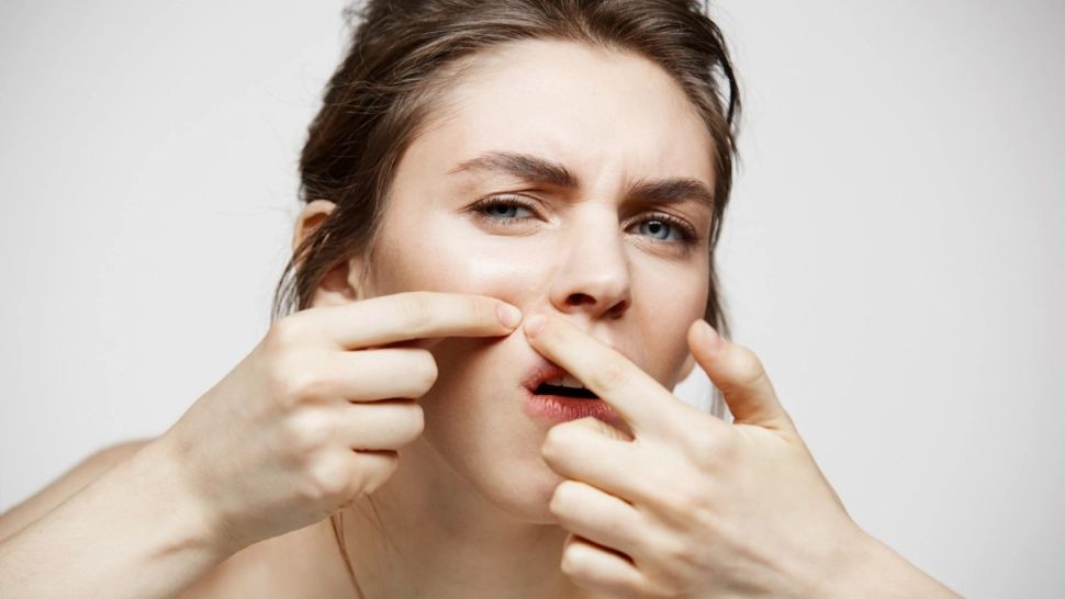 Sindromul ovarelor polichistice. Cât de mult afectează pielea: Acnee, pete maronii și soluții de tratament