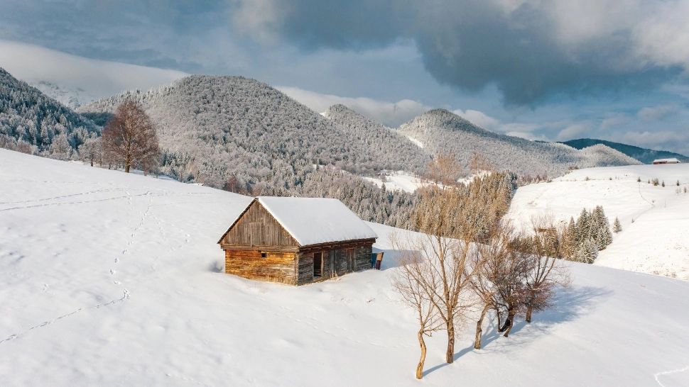 Cum știm dacă va fi o iarnă grea sau nu. Indiciile după care se luau bunicii noștri pentru a "citi" vremea: NU dădeau greș niciodată