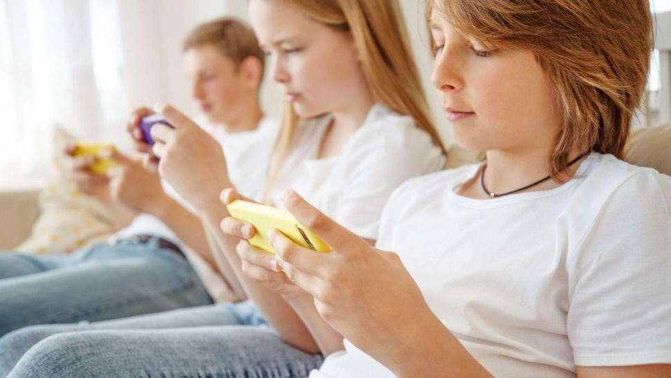 Țara care interzice TOTAL accesul tinerilor sub 16 ani la rețele sociale. Este o premieră în lume 