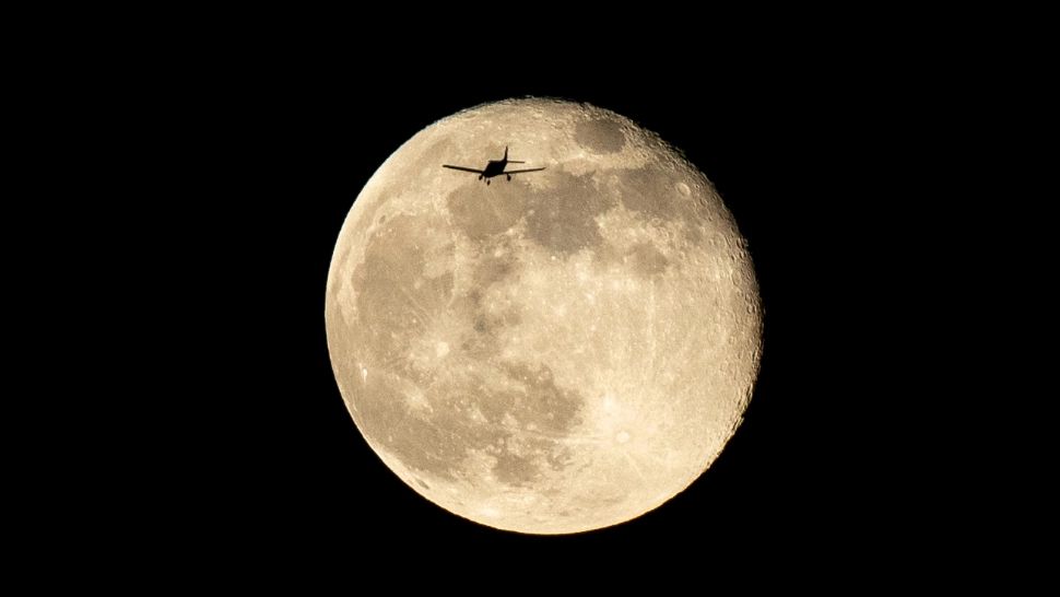 Când este vizibilă ultima super-Lună din acest an? Mai este numită și "Luna castorului"