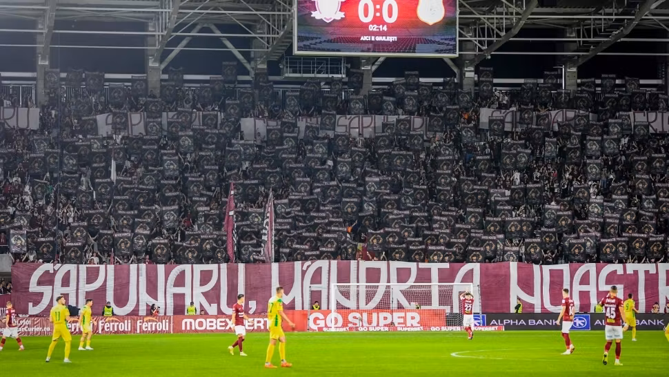 „Dosarul Pyro”: se menține controlul judiciar în cazul liderului galeriei Rapidului și al altor doi suporteri ai echipei bucureștene