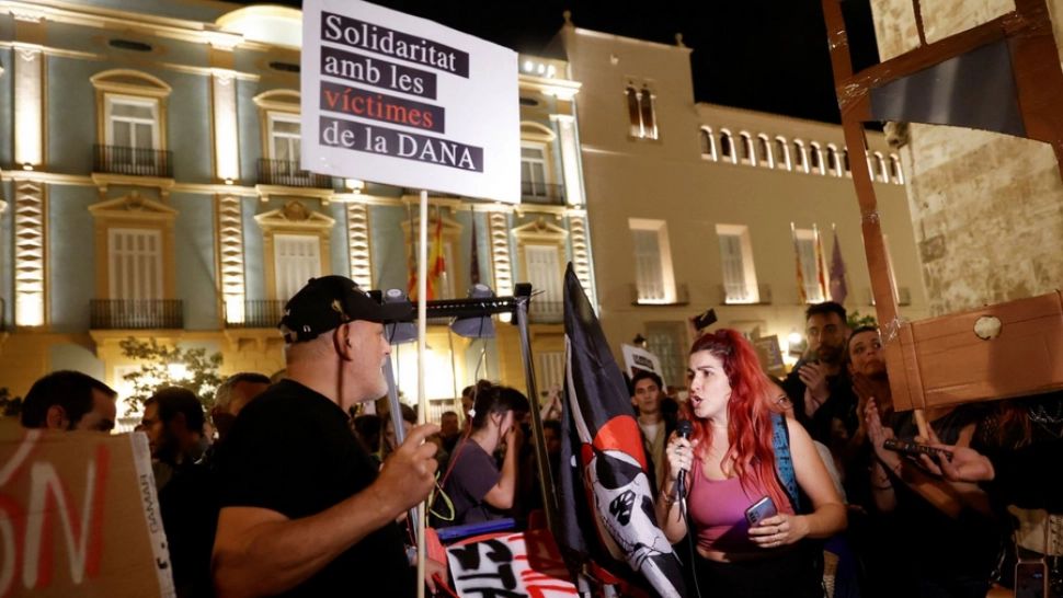 Proteste în Valencia: Spaniolii au ieșit pe străzi și cer demisii după inundațiile devastatoare 