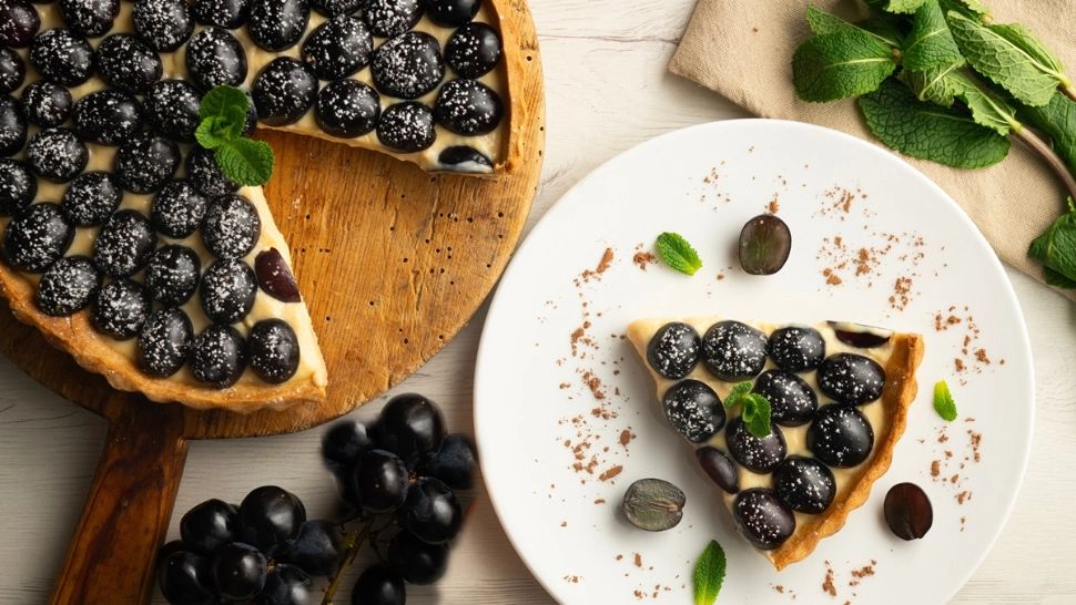 Tartă cu struguri negri și cremă de vanilie. Cum prepari aluatul fraged - Secretul pentru reușita deplină a desertului