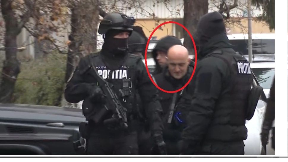  Horațiu Potra, audiat la la sediul IPJ Prahova. Șeful mercenarilor români din Legiunea Străină a fost adus FLANCAT DE MASCAȚI - FOTO