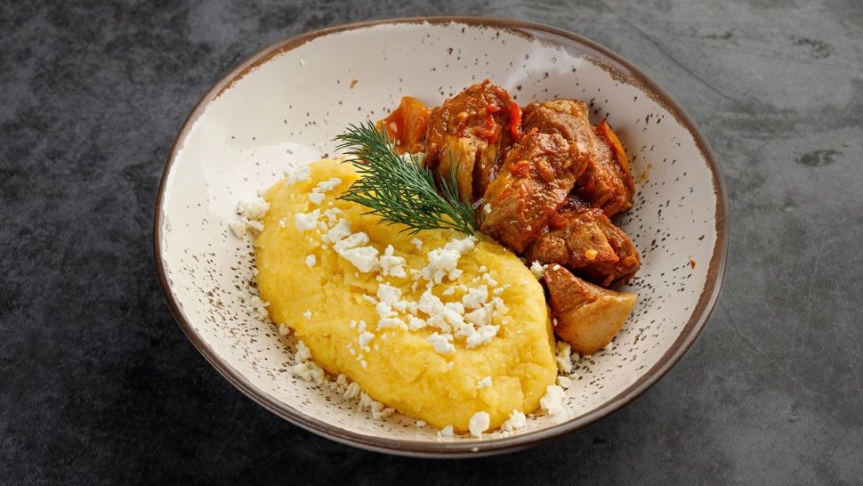 Câte calorii are mămăliga. Îngrașă mai mult sau mai puțin decât pâinea?