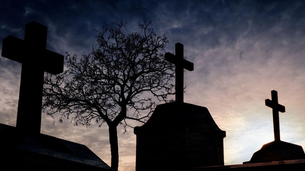 Un fost director și politician din Giurgiu și-a pus capăt zilelor chiar în cimitir, din cauza datoriilor