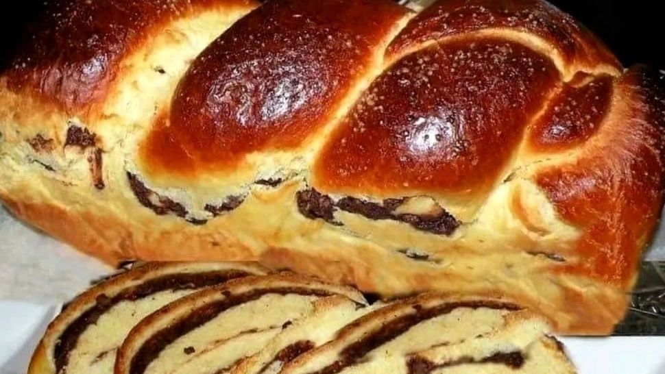 Rețeta de cozonac tradițional moldovenesc a lui Radu Anton Roman. Ingredientul neobișnuit care se pune în aluat