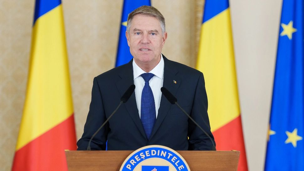 Parlamentarii au făcut din nou scut în jurul președintelui expirat! Motivul halucinant pentru care a fost respinsă SUSPENDAREA lui Iohannis