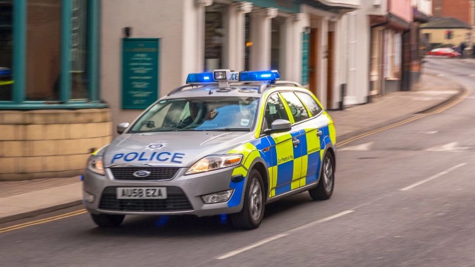 Români, arestați pentru înjunghierea unui jurnalist britanico-iranian la Londra. Ce riscă aceștia