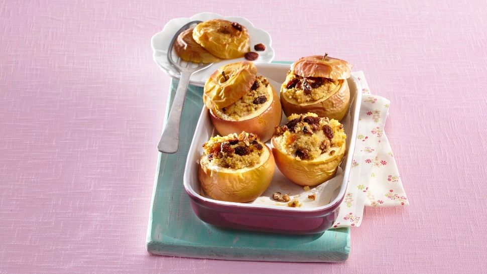 Cum se prepară merele coapte cu brânză de vaci și nuci: rețeta de sezon potrivită pentru întreaga familie