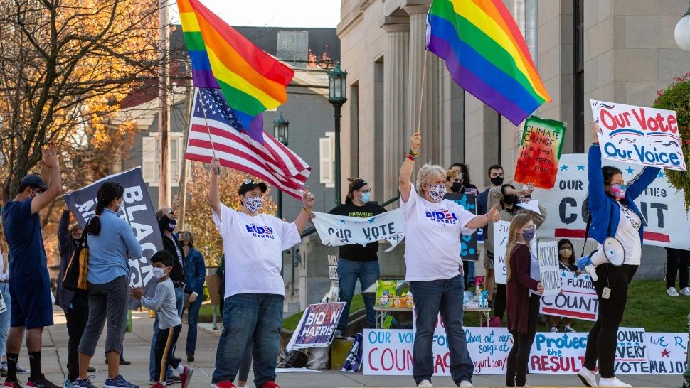 Donald Trump s-a dezlănțuit împotriva transsexualilor și imgranților! Ce legi dure promite să adopte din prima zi a mandatului? 