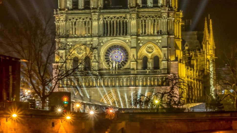 Zeci de șefi de stat, de guverne şi capete încoronate participă la redeschiderea Catedralei Notre-Dame. Trump și Zelenski sunt prezenți la eveniment