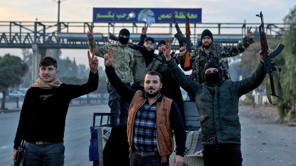 Moment istoric în Siria: Rebelii au anuțat anunţă la televiziune căderea 'tiranului' Bashar al-Assad şi răsturnarea regimului