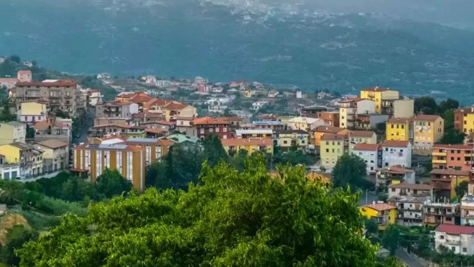 Ce a pățit o familie de români care a vrut să cumpere o casă în Italia prin programul „Case la 1 euro”. „Părea să fie mereu o capcană”