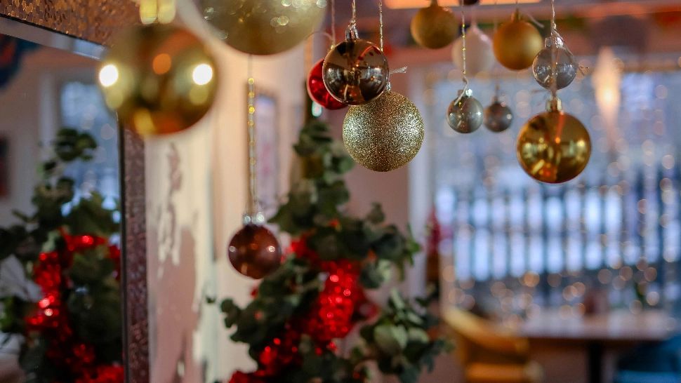 Superstiții, obiceiuri și arte divinatorii practicate în perioada Crăciunului. Ce trebuie să faci pentru a avea parte de noroc și abundență