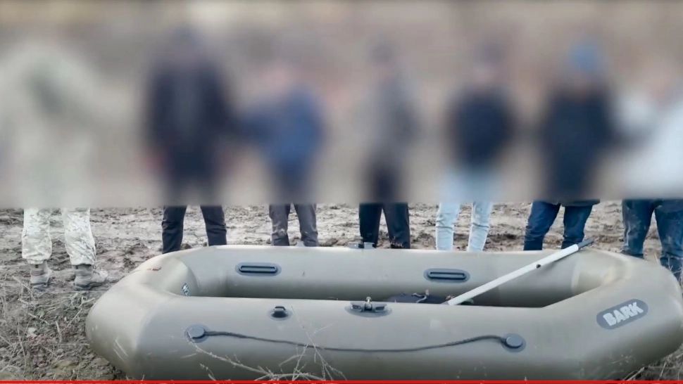 Șase bărbați din Ucraina, prinși la vamă, când voiau să fugă din țară. Suma imensă pe care au plătit-o cărăușilor