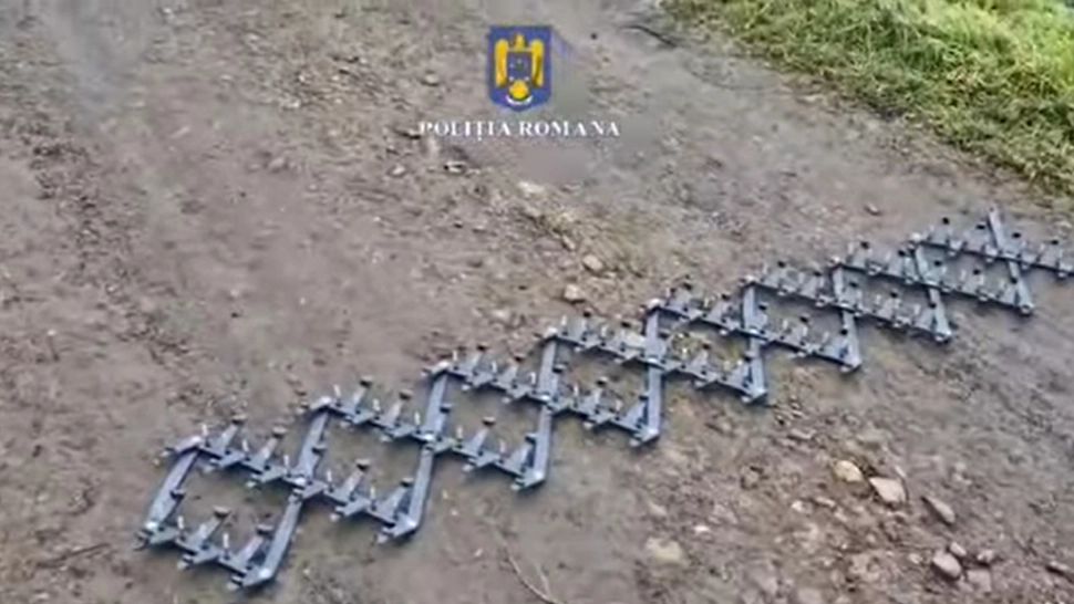 Bărbat suspect de furtul unei mașini din parcarea unui supermarket din Tecuci, OPRIT de poliţişti cu sistemul Spike  VIDEO