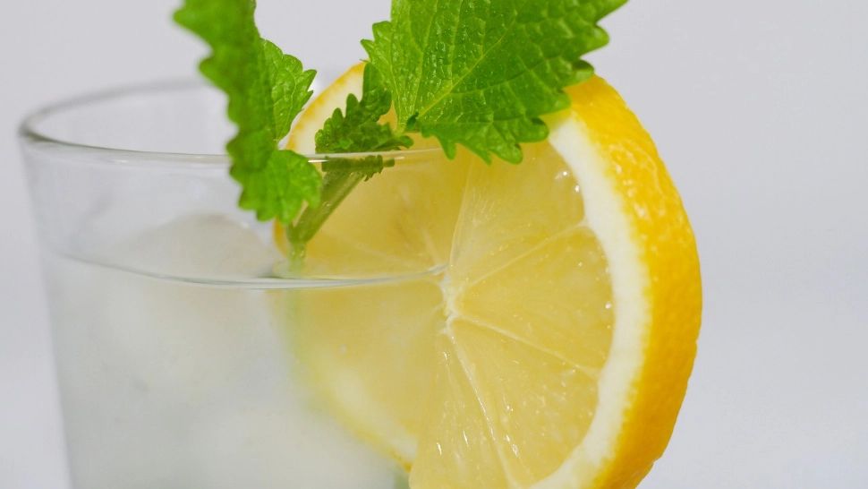 Ce efecte are asupra pielii apa cu lămâie. Beneficii despre care nu știai. De ce o recomandă specialiștii
