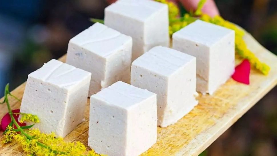 Pericolul uriaș din brânza vegetală. Nutriționist: „O pastă de amidon, un produs plin de aditivi!” 