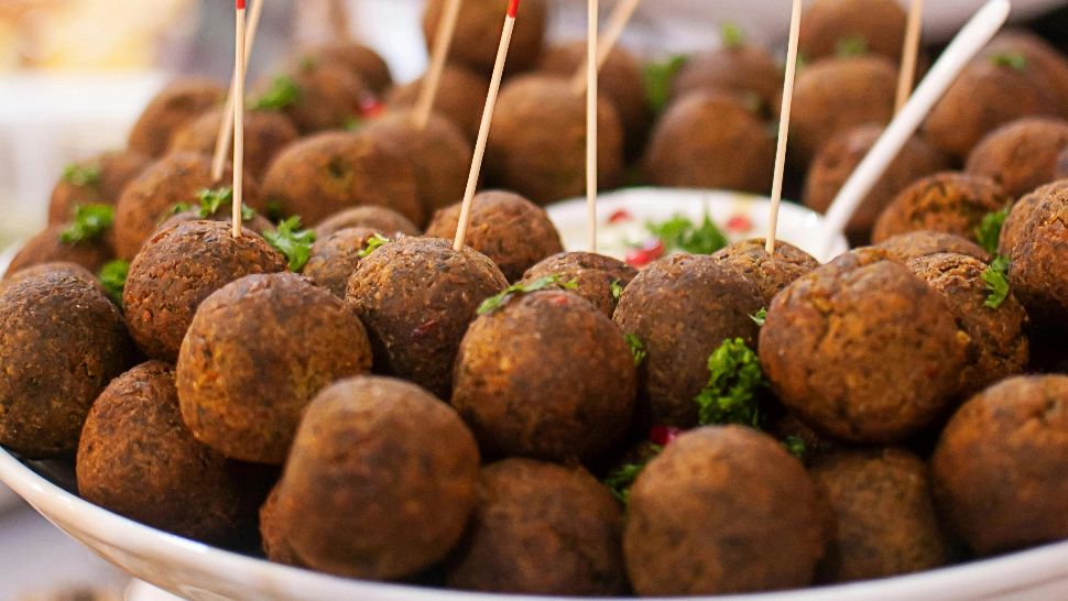 Ingredientul din bucătărie care face chiftelele pufoase: Nu este pâine sau cartof. Toate gospodinele trebuie să cunoască acest truc