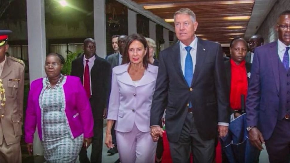 Palatul de cleștar al lui Iohannis, construit pe suferința României. Un alt zbor cu avionul de lux de care nu se dezice