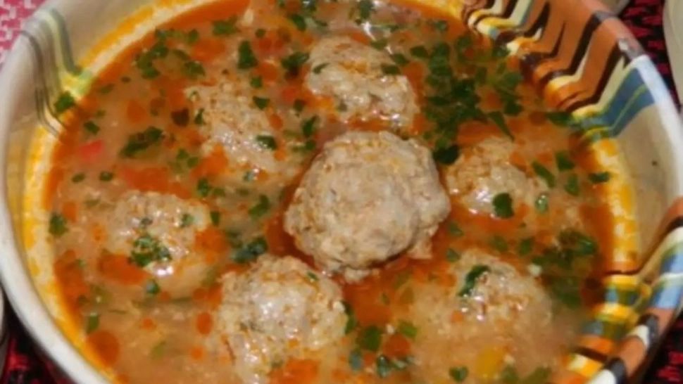 Rețeta secretă a ciorbei de perișoare din 1938. Ce adăugau bunicii noștri ca să nu se strice repede și să îi dea o aromă deosebită