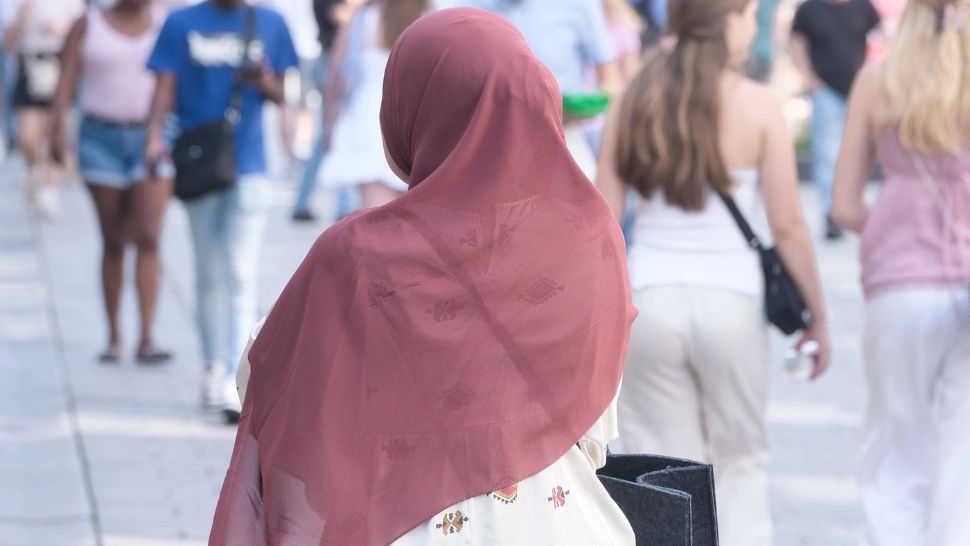 Germania s-a săturat! Lege pentru scoaterea imigranților din locuințele sociale. În locul lor vor fi aduși cetățenii care au plătit taxe și impozite toată viața