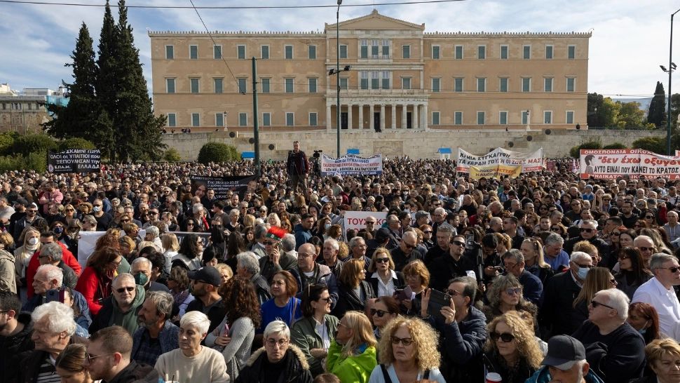 Grecia, cuprinsă de proteste. Zeci de mii de manifestanți cer 'justiție' pentru victimele catastrofei feroviare din februarie 2023
