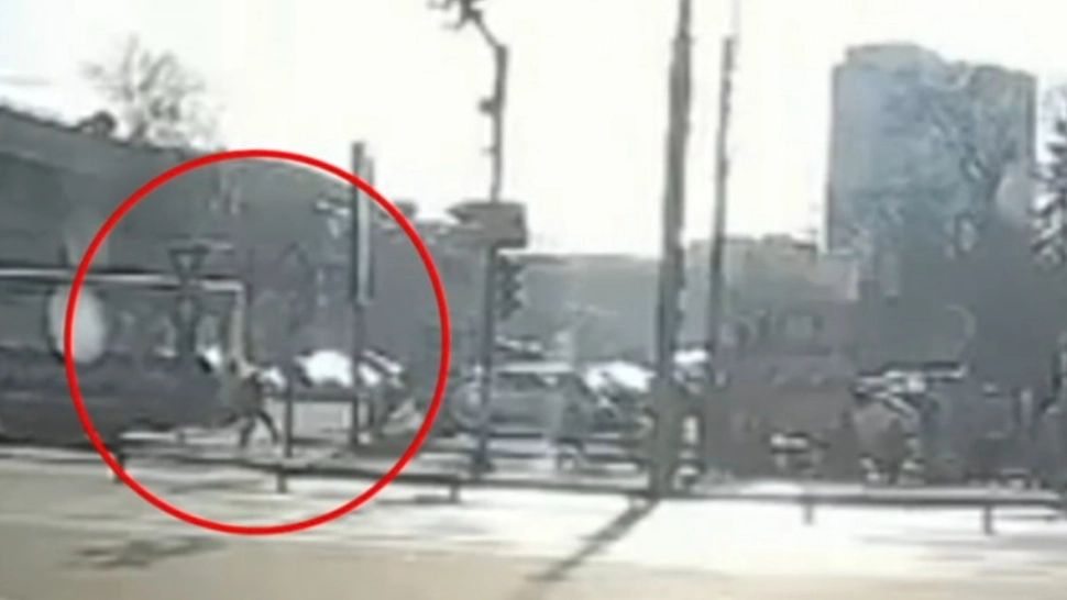 Tramvai scăpat de sub control, la Iași! Vatmanul și câțiva călători au încercat să oprească vagonul cu braţele - VIDEO