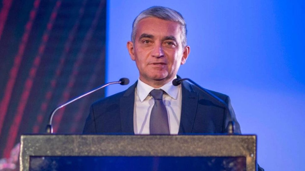 Primarul care are CASTEL, acuzat de mită și trafic de influență! Se clatină imperiul politicianului aflat de 24 de ani la PUTERE