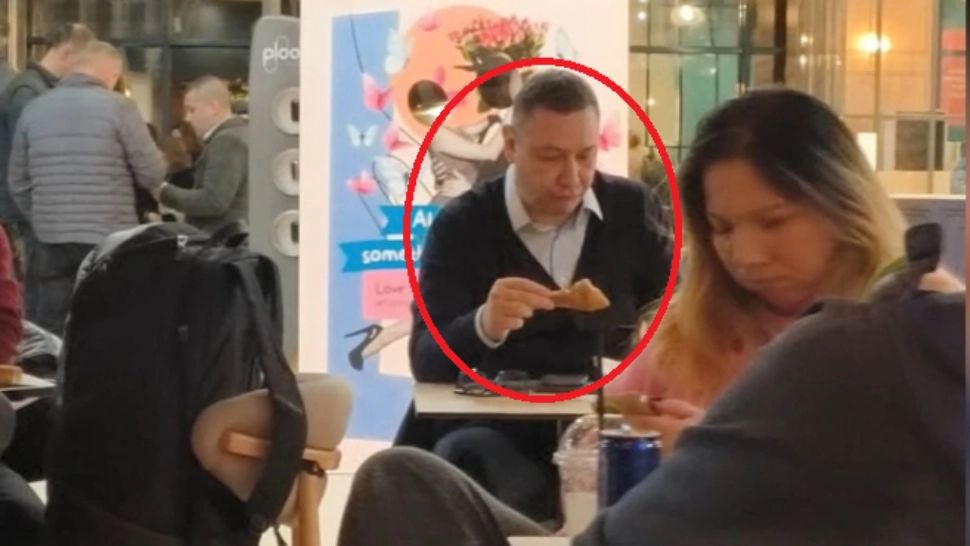 Poza-fantomă cu omul lui Trump: complot cu jurnalistul de casă al lui Victor Ponta