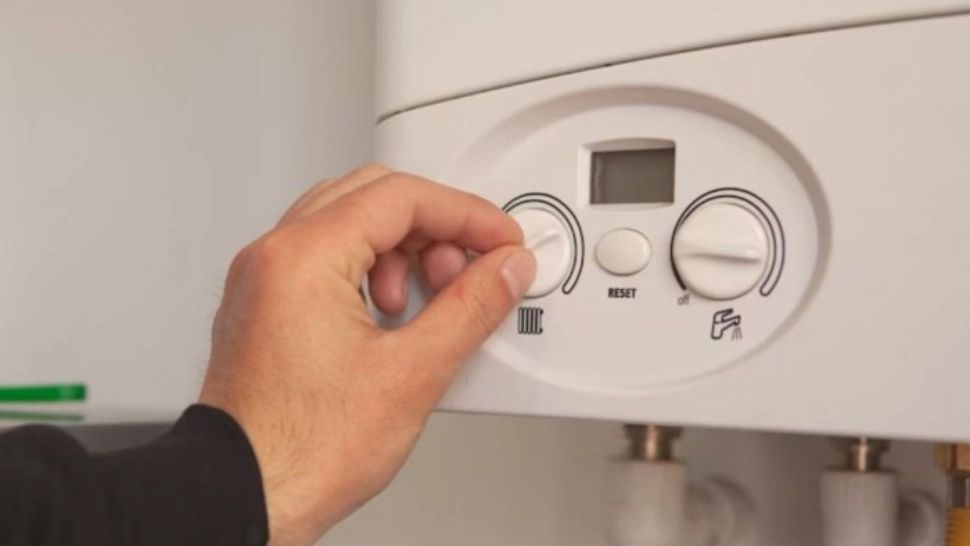 La ce temperatură trebuie să setezi centrala termică dimineața, când pleci de acasă. Greșeala colosală care îți golește buzunarele 