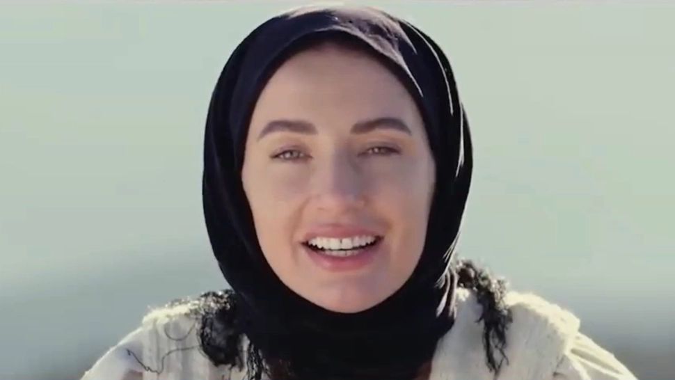 Cum s-a născut melodia „Românie, Mândru Plai”, pe care românii o vor noul imn național. Paula Hrișcu, compozitoarea și interpreta cântecului, interviu la Realitatea Plus