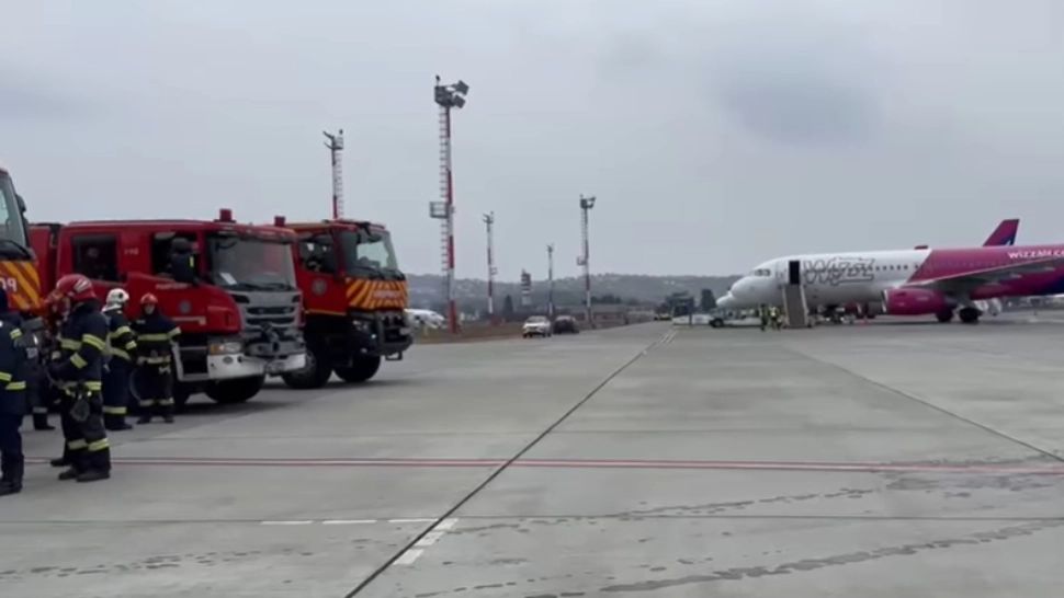 Planul Roșu de Intervenție, activat pe Aeroportul din Cluj! Un avion cu peste 200 de pasageri la bord a ateriat de urgenţă: care este motivul
