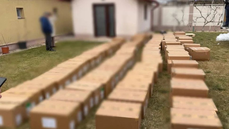 Jaf ca-n filme! Cum furau românii vagoane întregi de țigări din trenuri aflate în mers!