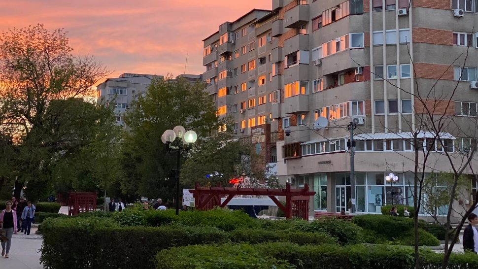 Cel mai murdar oraș din România. Localnicii se plâng de gunoaie necolectate și de o infrastructură de salubrizare jalnică 