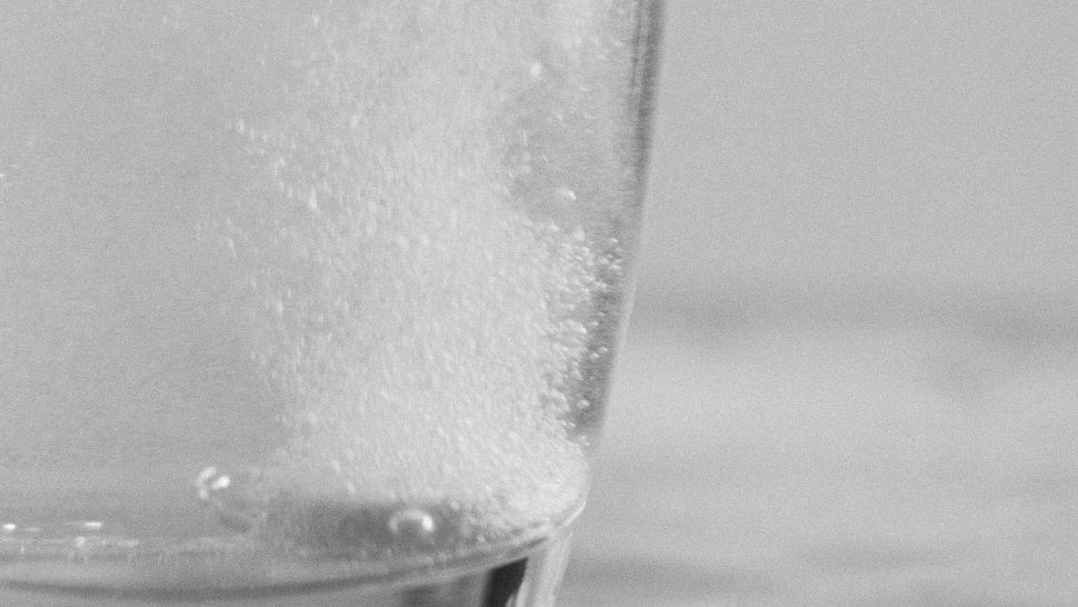 Ce se întâmplă în organism dacă bei apă cu bicarbonat de sodiu. Unul dintre multele beneficii este îmbunătățirea performantelor sportive